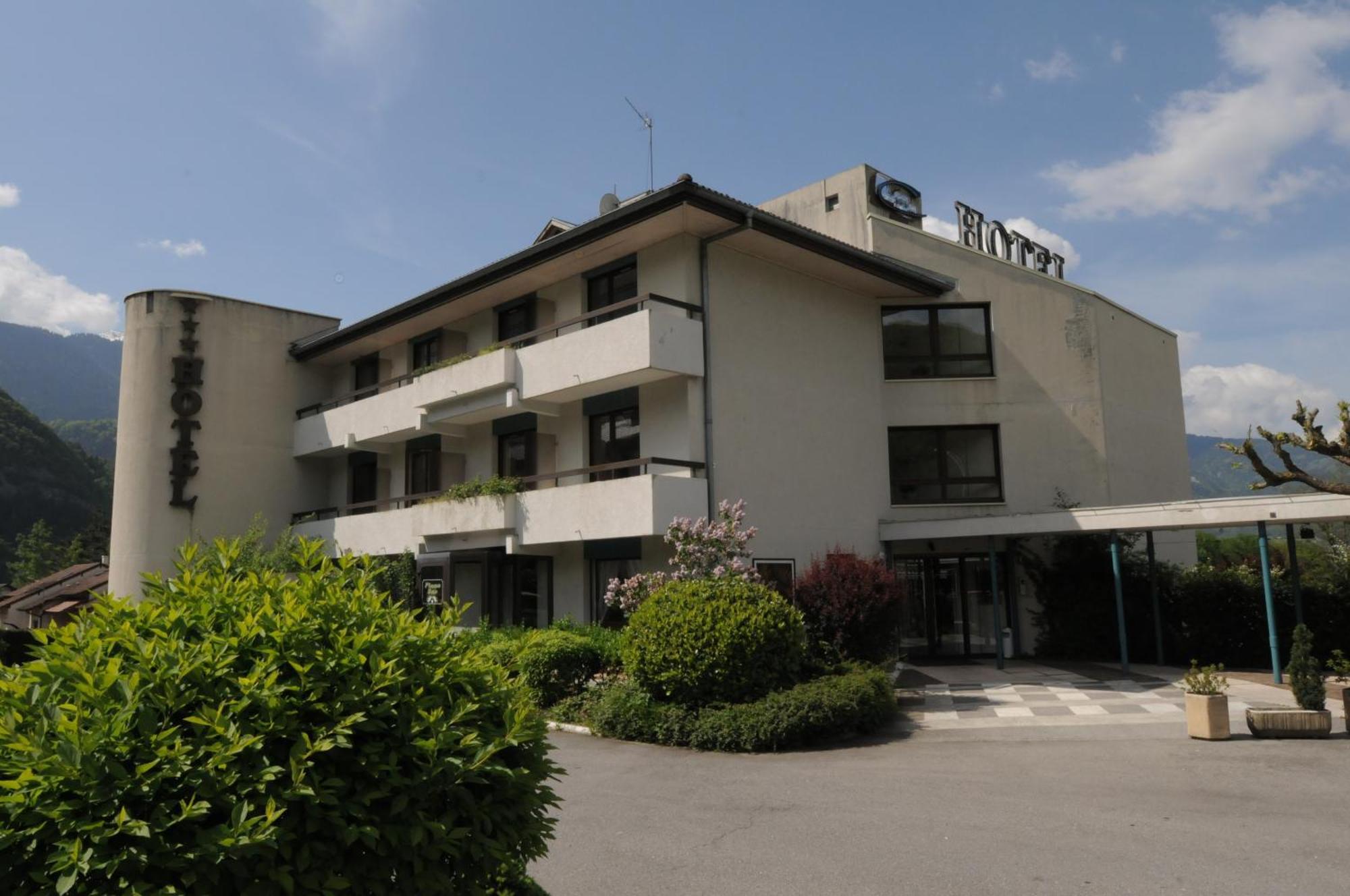 Hotel 4C Cluses Bagian luar foto