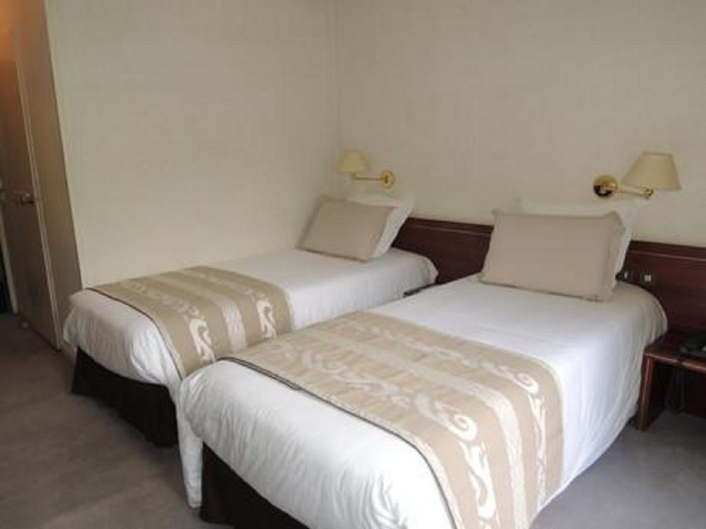 Hotel 4C Cluses Bagian luar foto
